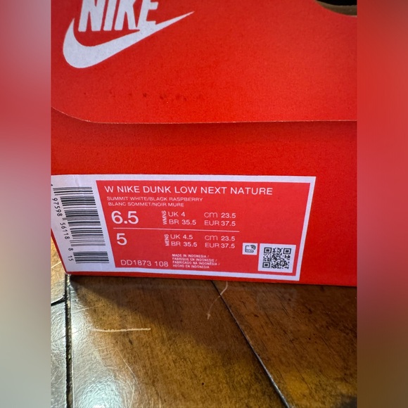 Women’s Nike Dunk Low Next Nature Size 6.5 - Picture 2 of 8